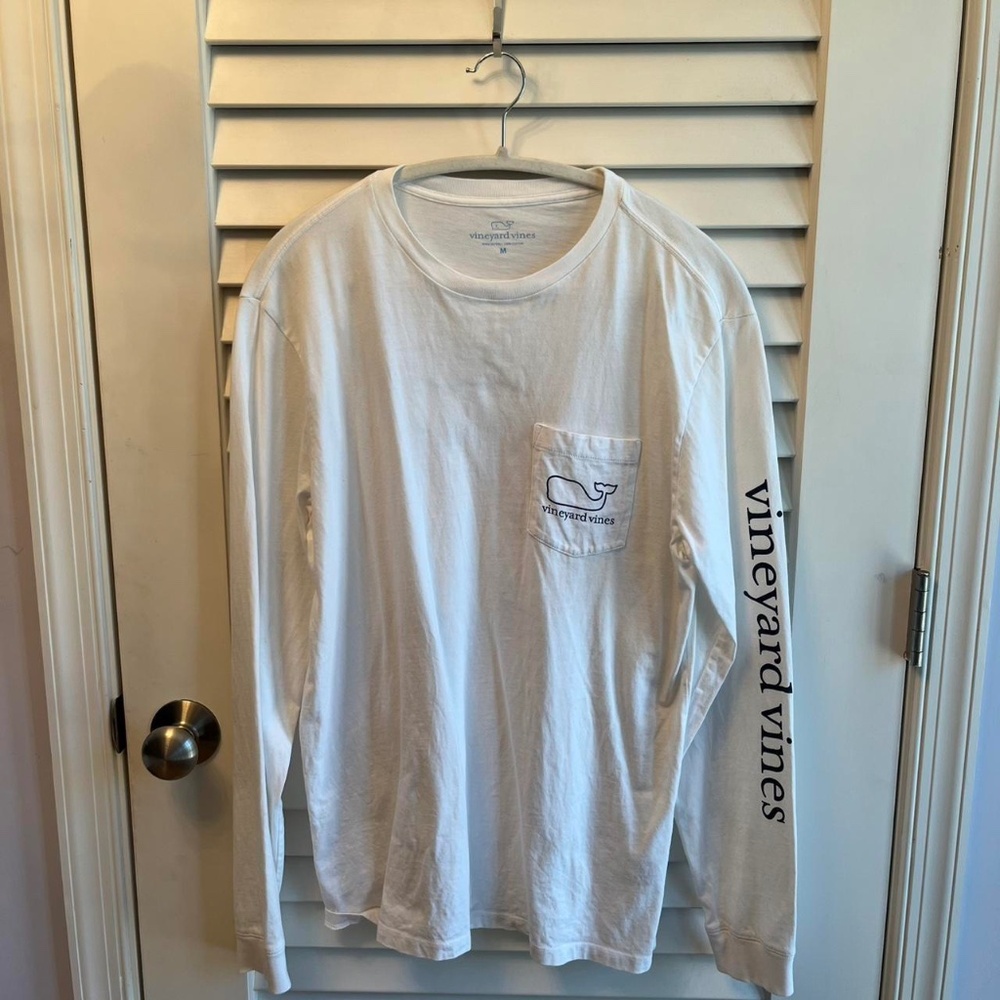men’s white VINEYARD VINES long-sleeve graphic tee with pocket [M]